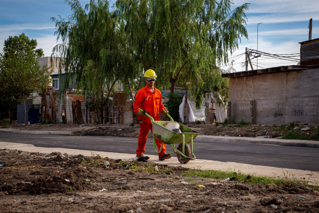 ETAPA FINAL EN LA OBRA DEL ENTUBAMIENTO DEL CANAL CORDERO EN BERNAL OESTE