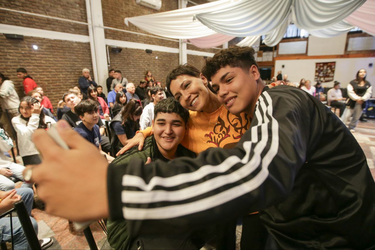 MAYRA JUNTO A LA COMUNIDAD DE SOLANO POR EL DÍA DE LA TIERRA