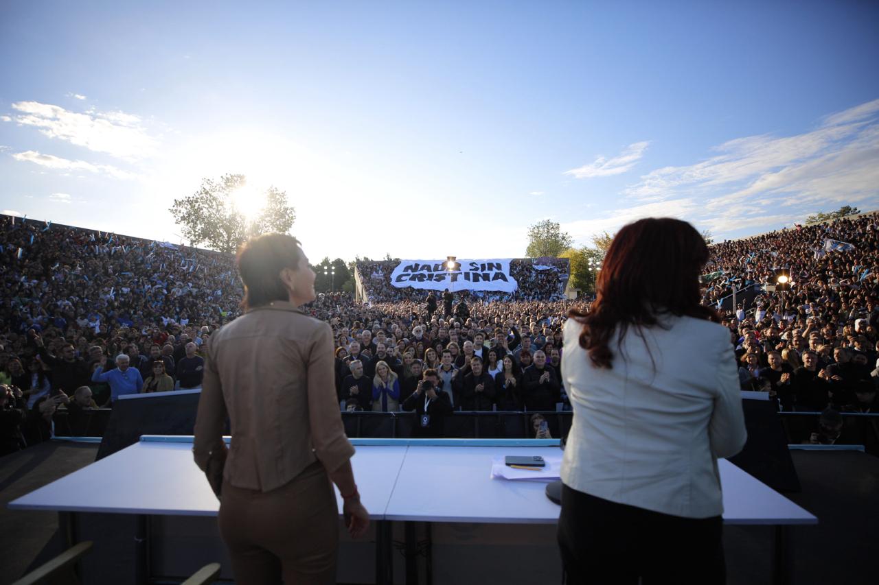 CRISTINA KIRCHNER Y MAYRA MENDOZA EN EL MICROESTADIO NÉSTOR KIRCHNER