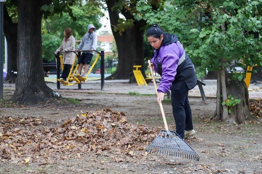  MAYRA SUPERVISÓ UN OPERATIVO ESPECIAL DE LIMPIEZA EN LA COLONIA