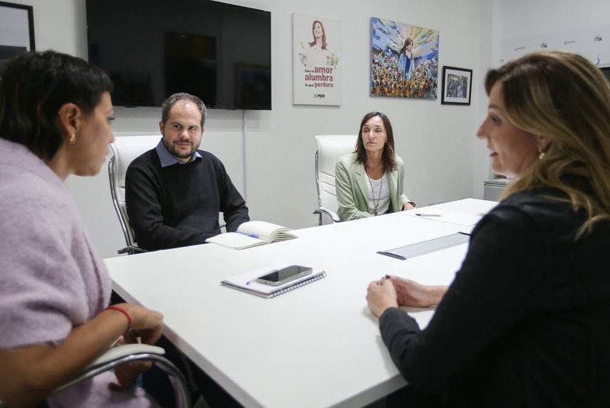    MAYRA FIRMÓ UN CONVENIO ENTRE EL MUNICIPIO DE QUILMES Y LA UNLP