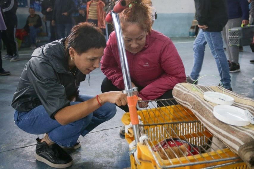 MAYRA EN UN NUEVO MEGAOPERATIVO DE CASTRACIÓN Y VACUNACIÓN DE ANIMALES 