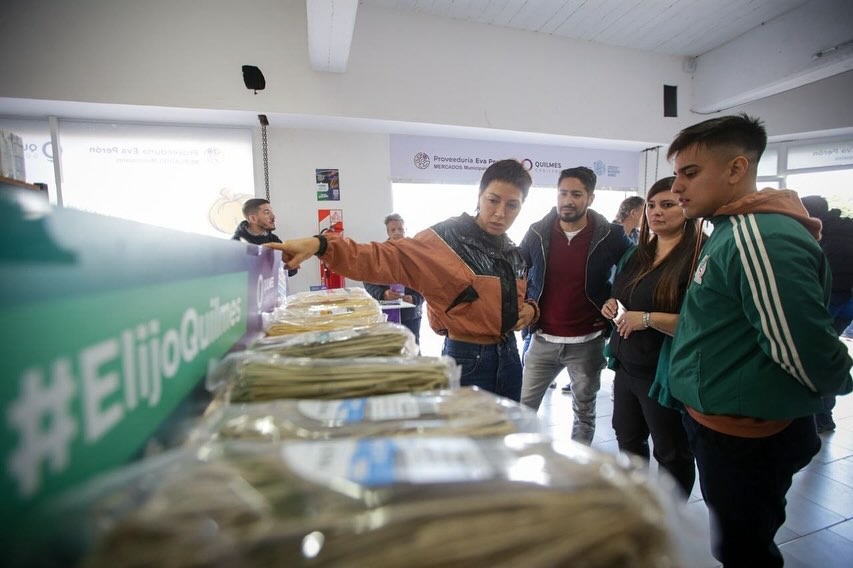 MAYRA PRESENTÓ LA TARJETA “SOMOS QUILMES SOLIDARIA” PARA PUNTOS SOLIDARIOS
