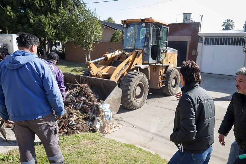 MAYRA SUPERVISÓ EL OPERATIVO INTEGRAL DE LIMPIEZA EN EZPELETA OESTE