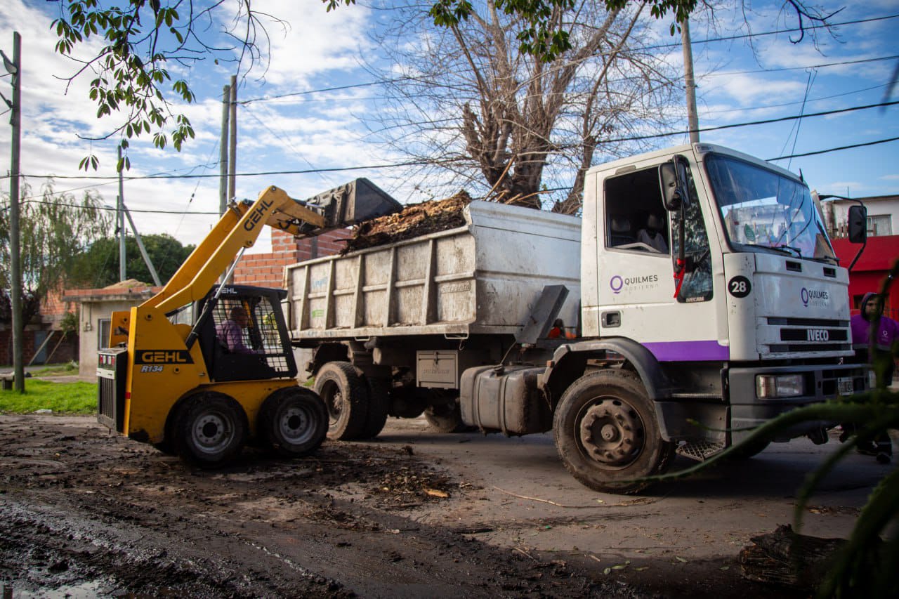 EL MUNICIPIO DE QUILMES REALIZÓ UN NUEVO OPERATIVO DE LIMPIEZA