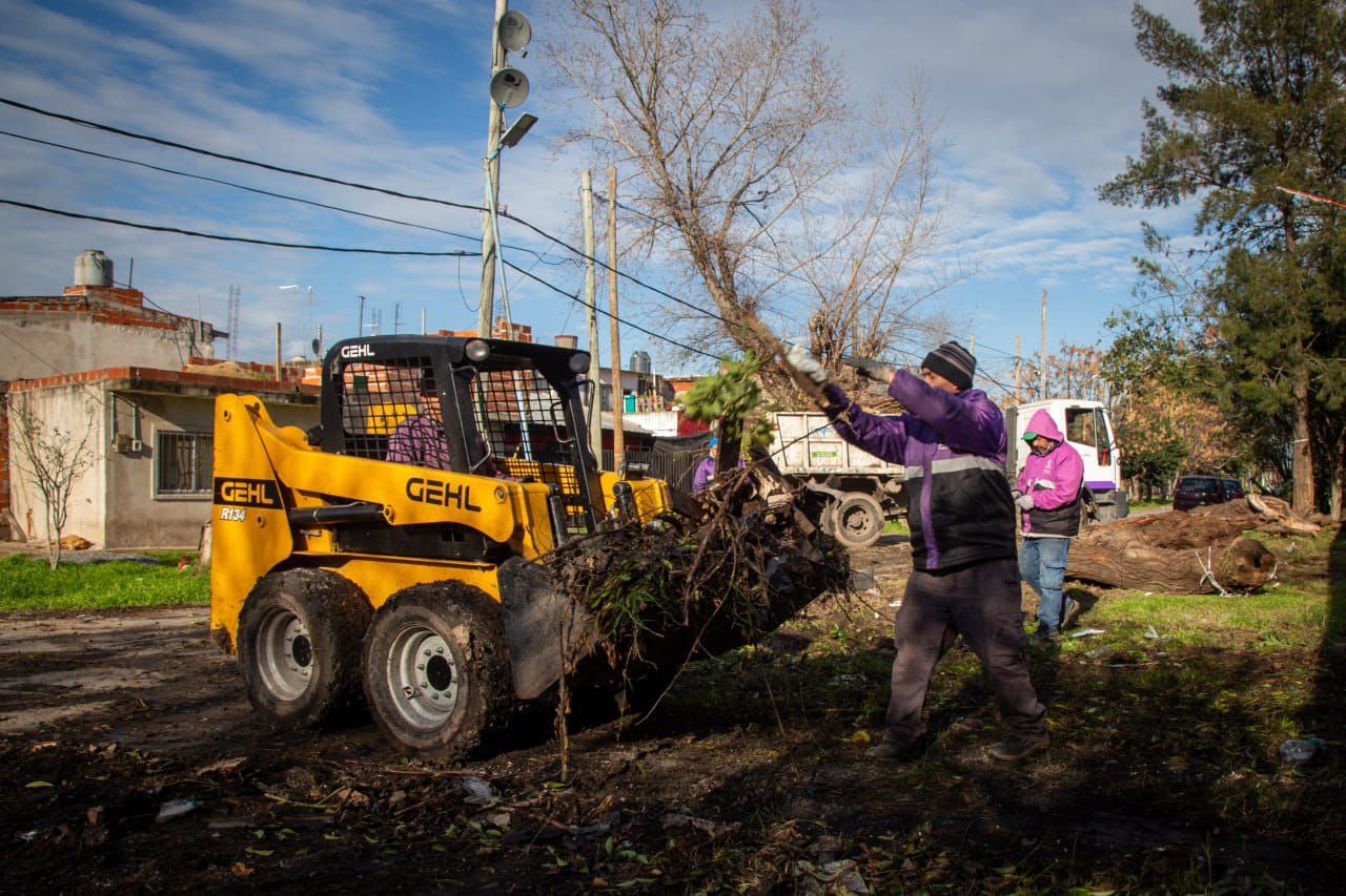 EL MUNICIPIO DE QUILMES REALIZÓ UN NUEVO OPERATIVO DE LIMPIEZA