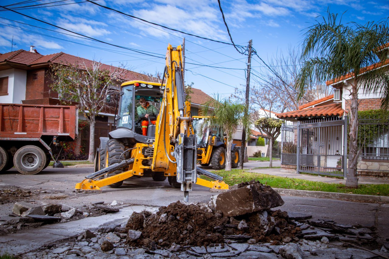 El MUNICIPIO AVANZA CON LA  PAVIMENTACIÓN, BACHEO Y CARPETA ASFÁLTICA
