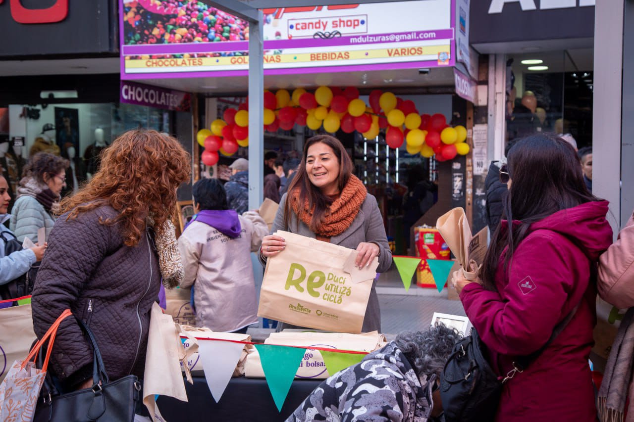 JORNADA POR EL DÍA INTERNACIONAL LIBRE DE BOLSAS PLÁSTICAS