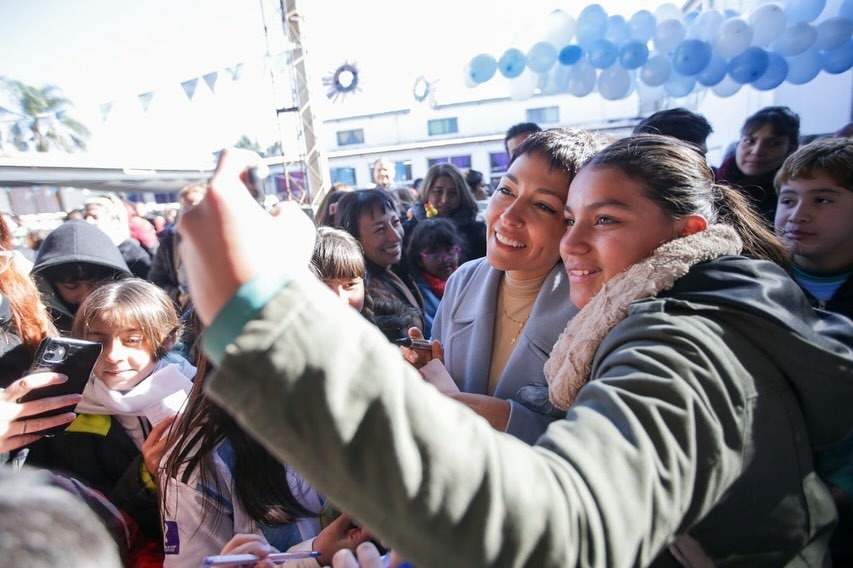 MAYRA EN EL ACTO POR EL DÍA DE LA INDEPENDENCIA EN LA E.E.P. N°71   