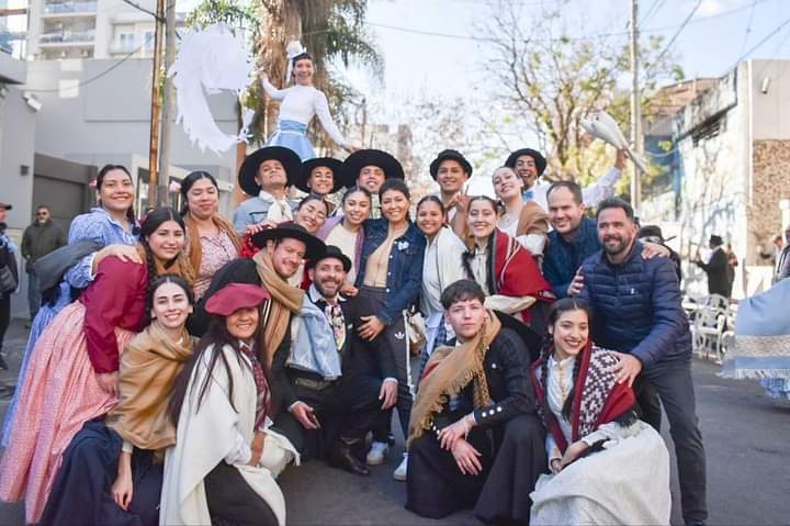 MAYRA ESTUVO EN LA EXITOSA INICIATIVA “PASEO PATRIO EN LA CALLE”