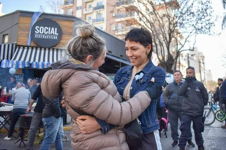 MAYRA ESTUVO EN LA EXITOSA INICIATIVA “PASEO PATRIO EN LA CALLE”