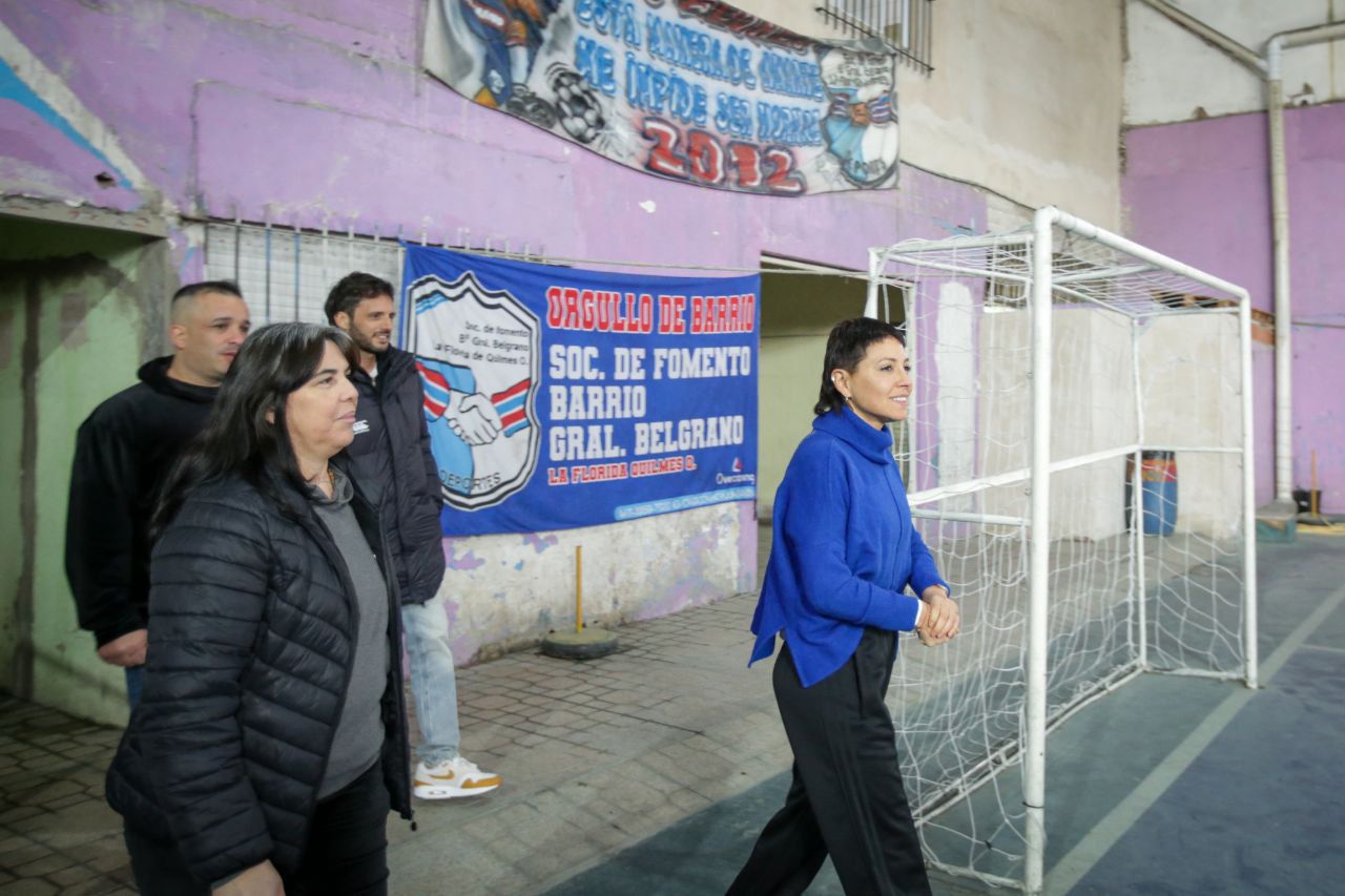 MAYRA RECORRIÓ LA SOCIEDAD DE FOMENTO BARRIO GENERAL BELGRANO