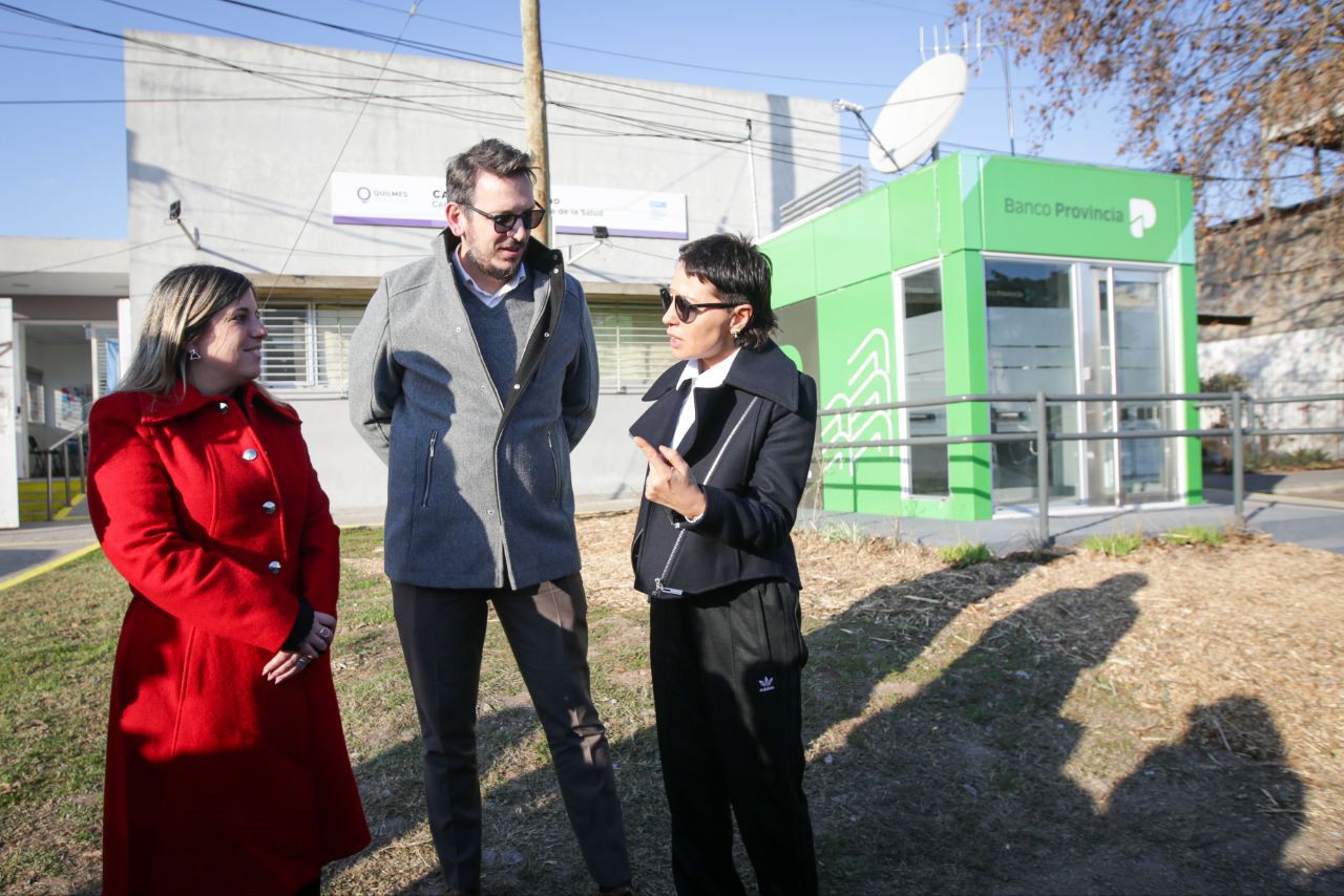MAYRA Y JUAN CUATTROMO INAUGURARON CAJEROS AUTOMÁTICOS DEL BANCO PROVINCIA 