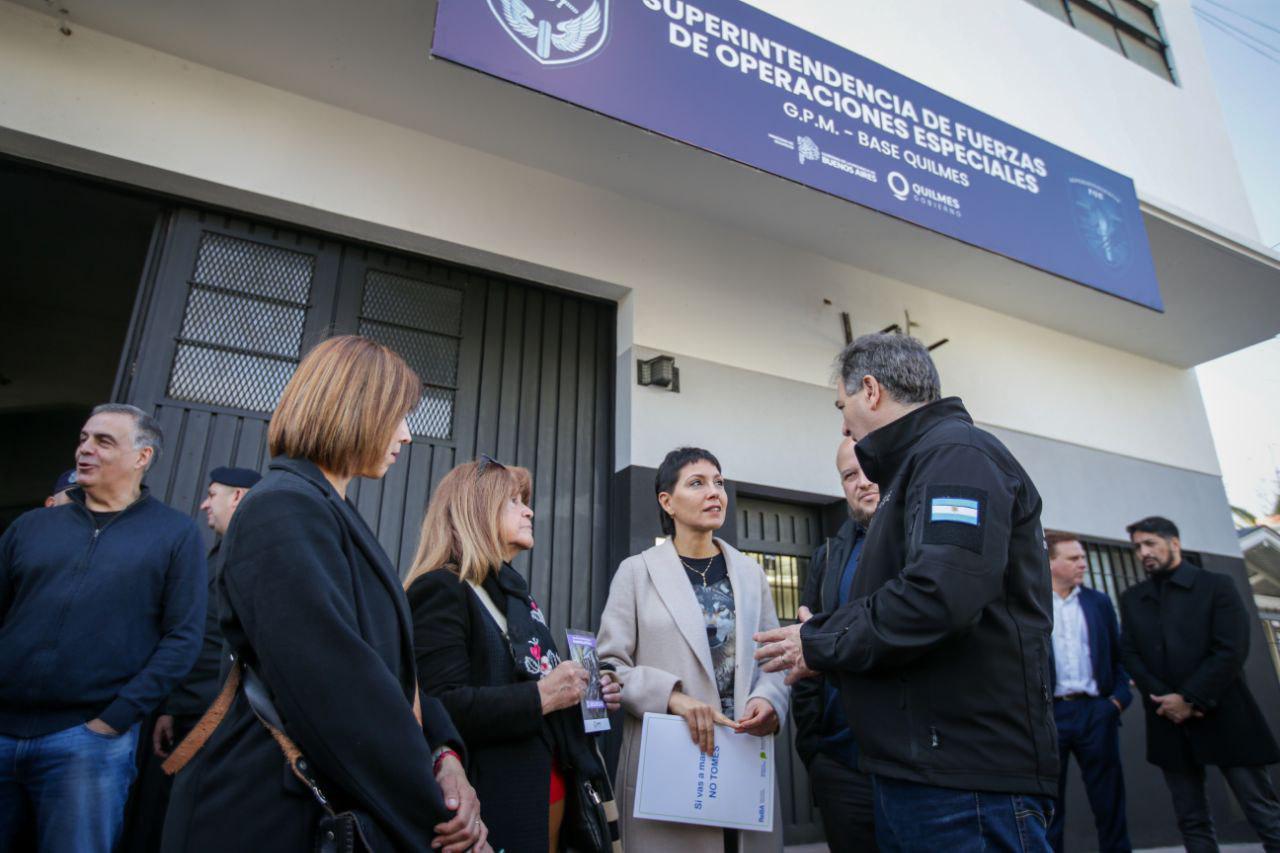    MAYRA Y ALONSO EN LA NUEVA BASE DEL GRUPO DE PREVENCIÓN MOTORIZADA 