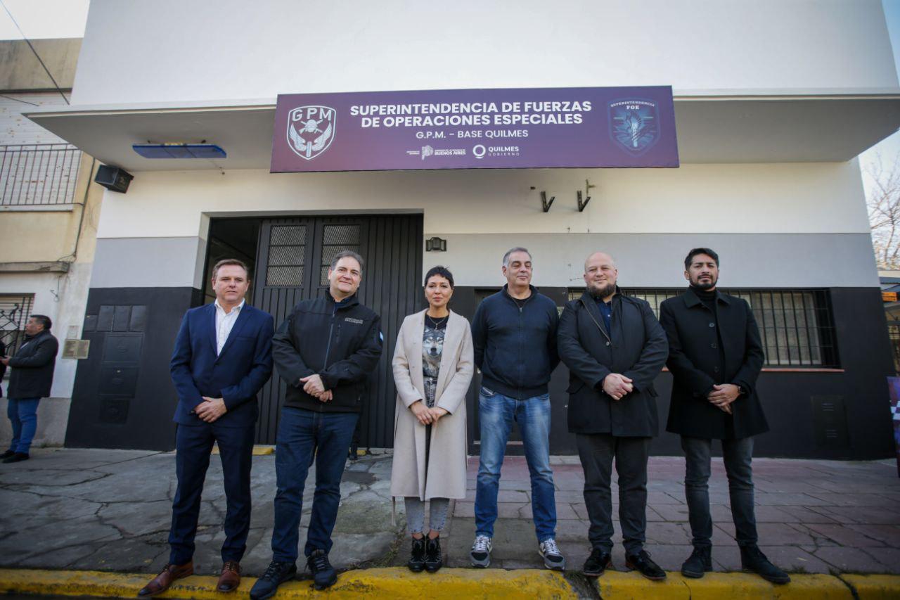    MAYRA Y ALONSO EN LA NUEVA BASE DEL GRUPO DE PREVENCIÓN MOTORIZADA 