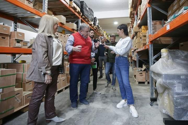 MAYRA RECORRIÓ LA EMPRESA QUILMEÑA EXAPOL Y DESTACÓ EL POTENCIAL INDUSTRIAL
