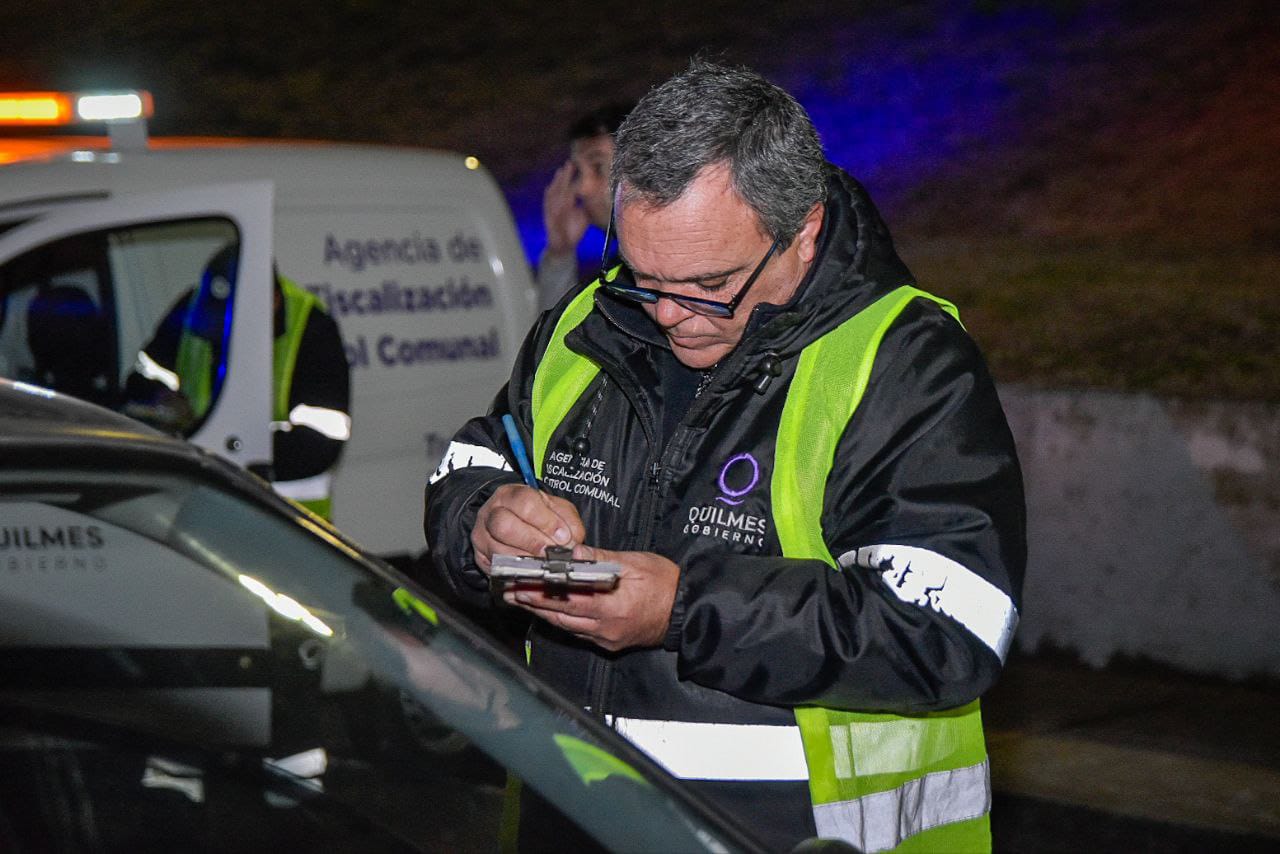 OPERATIVO VIAL Y DE ALCOHOLEMIA EN LA BAJADA DE LA AUTOPISTA EN QUILMES