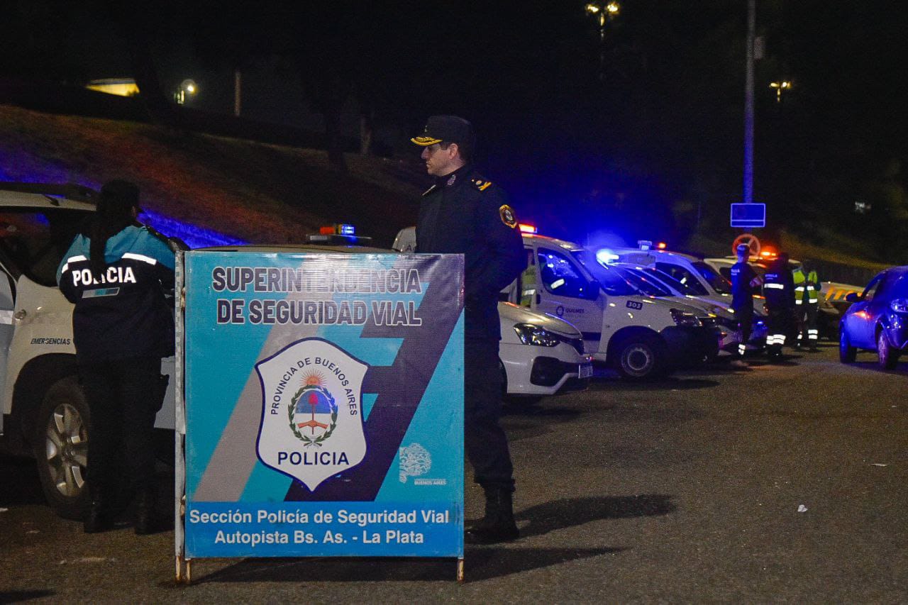 OPERATIVO VIAL Y DE ALCOHOLEMIA EN LA BAJADA DE LA AUTOPISTA EN QUILMES