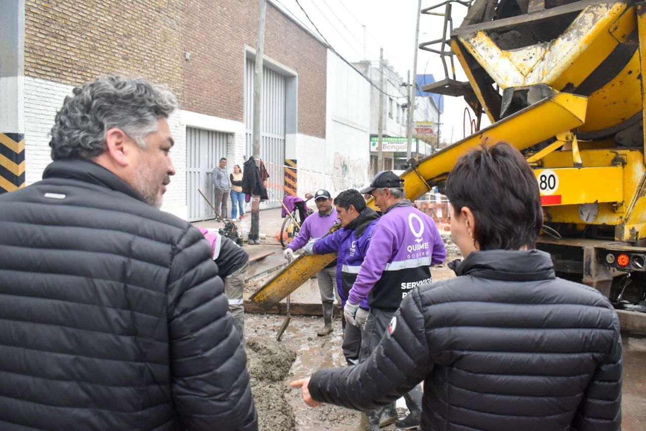 MAYRA SUPERVISÓ NUEVAS OBRAS DE BACHEO EN QUILMES OESTE