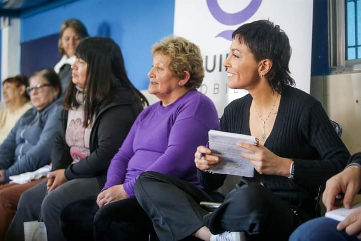 MAYRA DIALOGÓ CON VECINOS EN UN NUEVO ENCUENTRO "MATE Y DEBATE"
