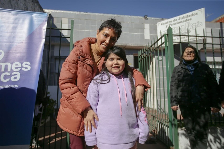 MAYRA EN UN NUEVO QUILMES CERCA EN EL CJYP "AMANECER CON ALEGRÍA"