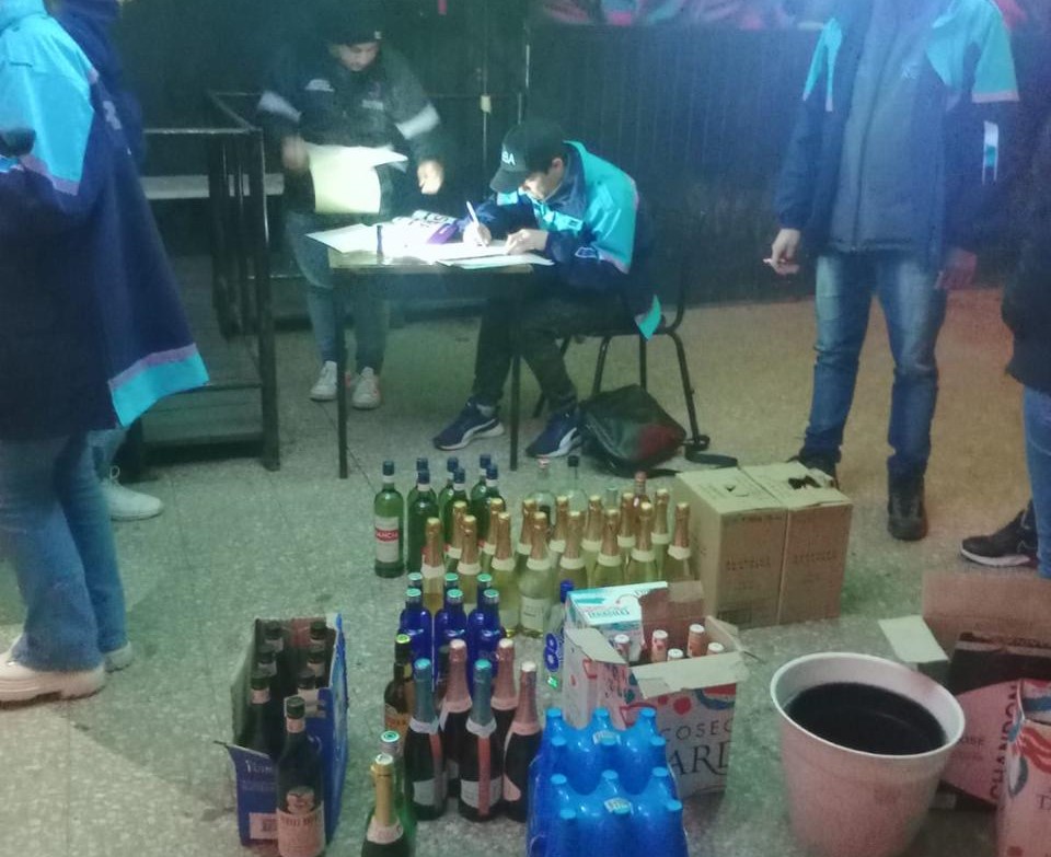 EL MUNICIPIO CLAUSURÓ SALONES BAILABLES DE SOLANO, QUILMES CENTRO Y OESTE