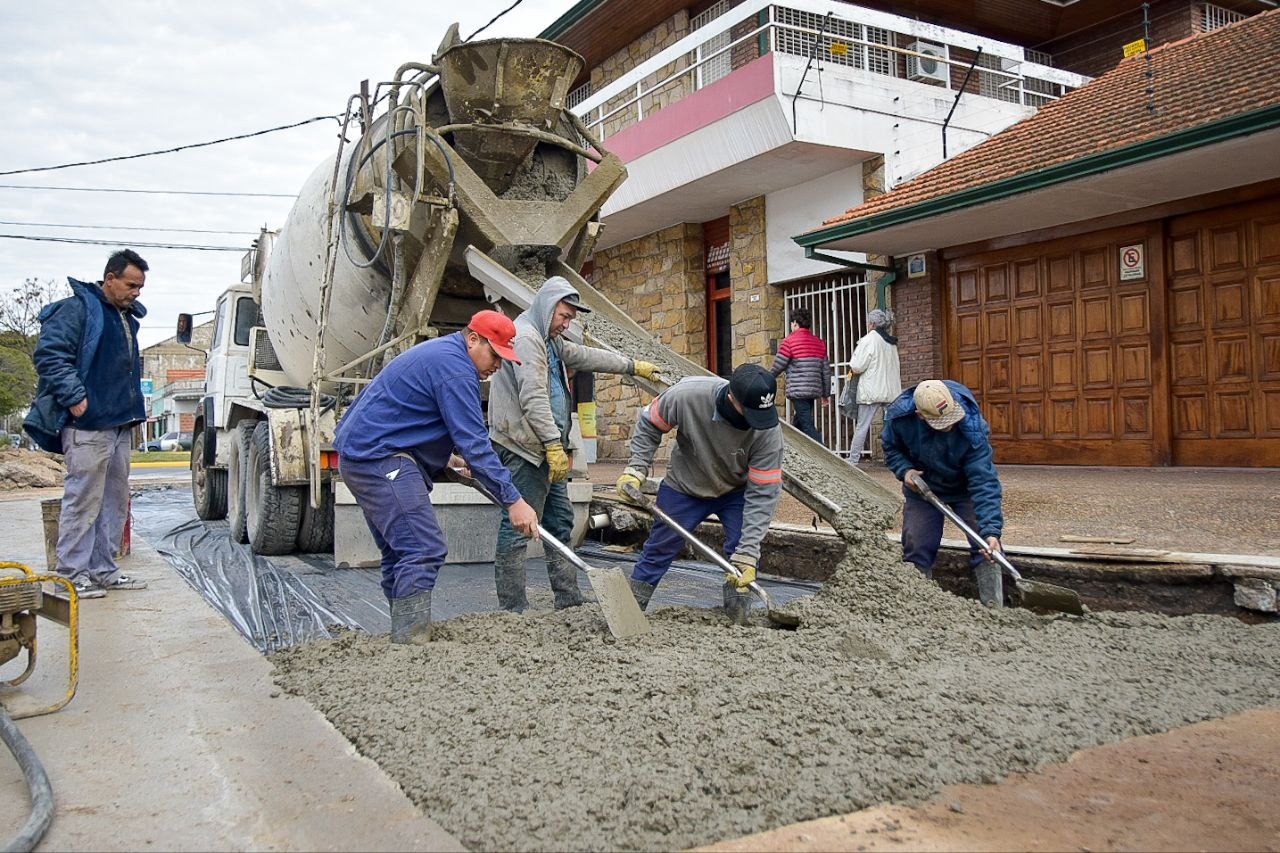 AVANZA EL PLAN MUNICIPAL DE BACHEO 2024 EN TODOS LOS BARRIOS 