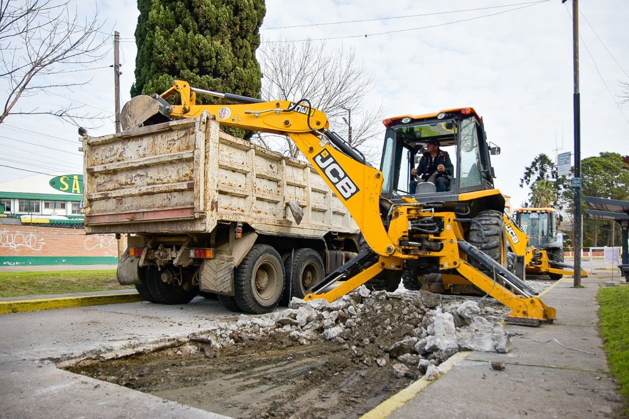 AVANZA EL PLAN MUNICIPAL DE BACHEO 2024 EN TODOS LOS BARRIOS 