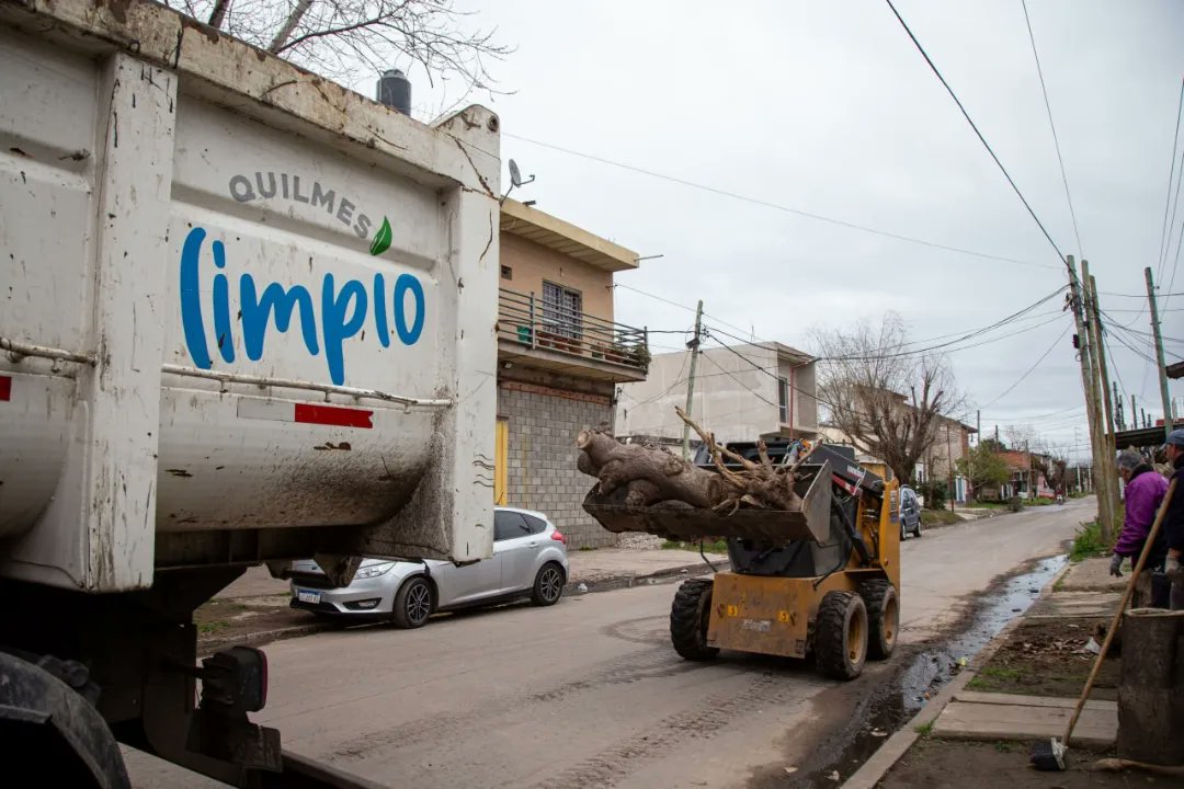 CONTINÚAN LOS OPERATIVOS DE LIMPIEZA EN EL OESTE DEL DISTRITO