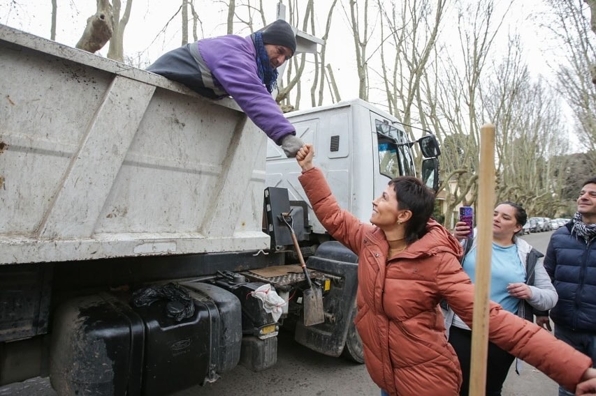 MAYRA SUPERVISÓ UN OPERATIVO INTEGRAL DE LIMPIEZA EN VILLA ARGENTINA