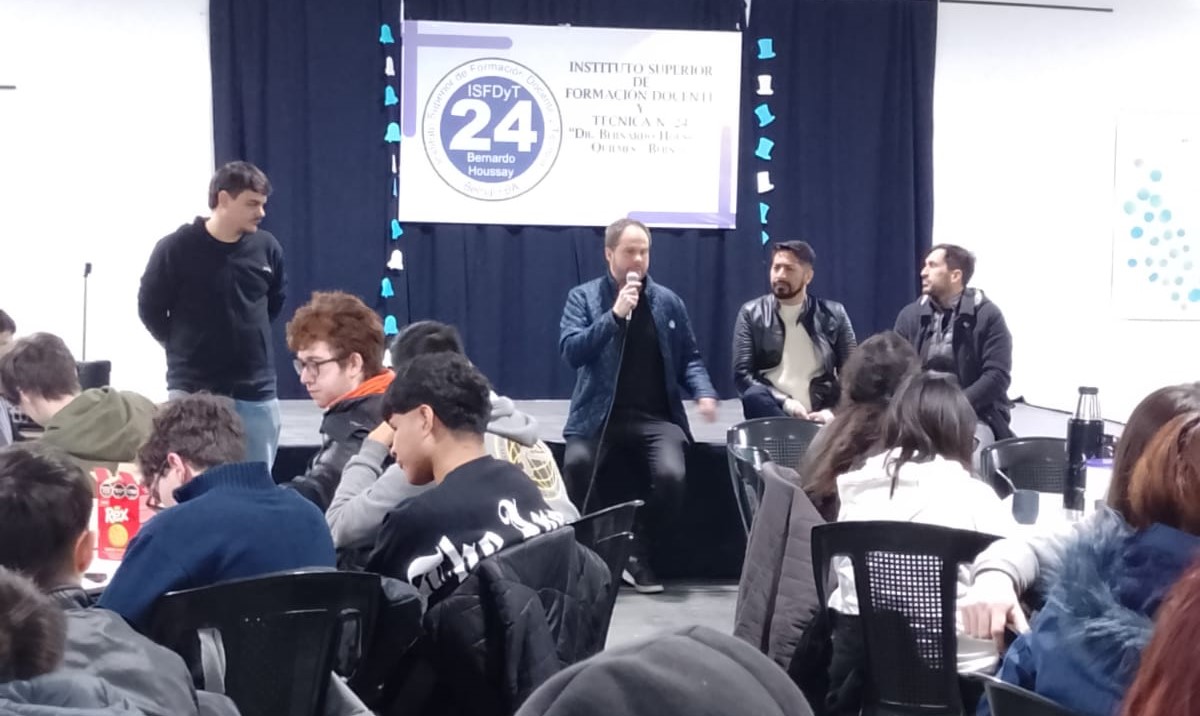  ORIENTACIÓN Y FORMACIÓN LABORAL PARA ESTUDIANTES SECUNDARIOS