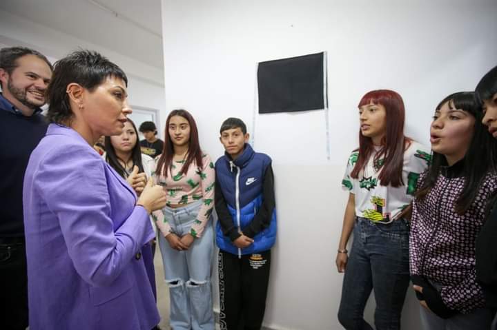 MAYRA INAUGURÓ LAS OBRAS DE AMPLIACIÓN DE LA ES Nº 80 DE BERNAL OESTE