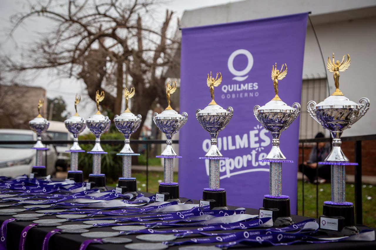  MÁS DE 2.500 ATLETAS PARTICIPARON DE LA “CARRERA DE QUILMES” 