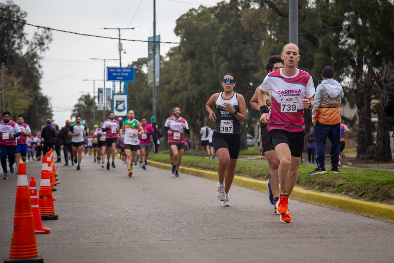  MÁS DE 2.500 ATLETAS PARTICIPARON DE LA “CARRERA DE QUILMES” 