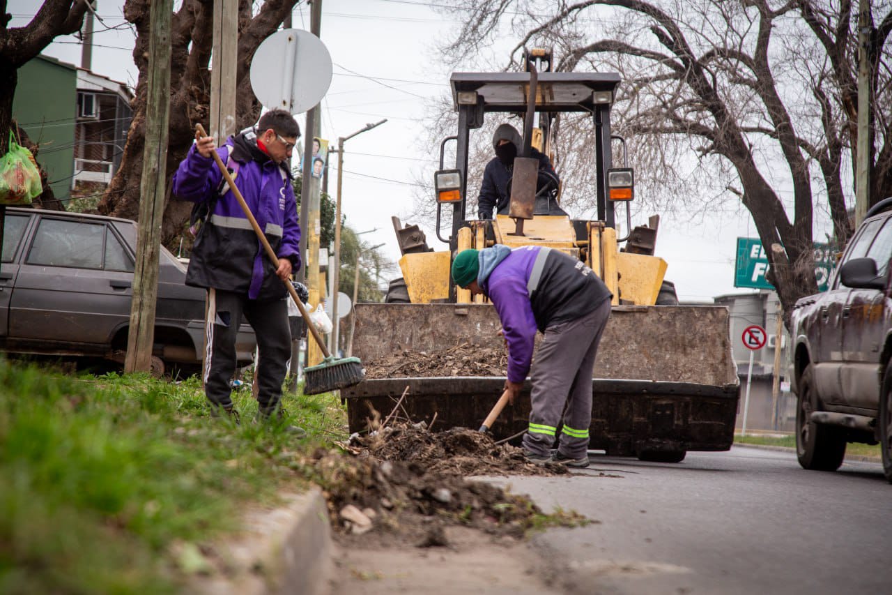 OPERATIVO DE LIMPIEZA INTEGRAL EN QUILMES, BERNAL Y SAN FRANCISCO SOLANO