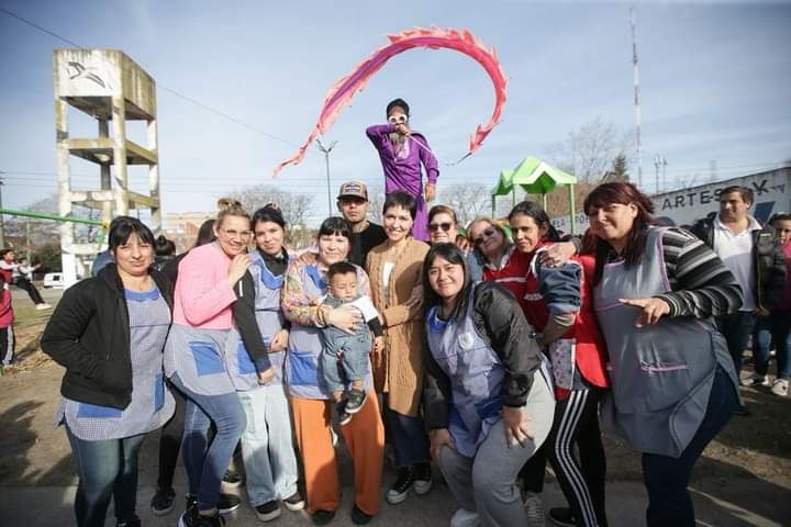 MAYRA INAUGURÓ LOS NUEVOS JUEGOS DE LA PLAZA “SOLDADO DÍAZ” DE SOLANO 