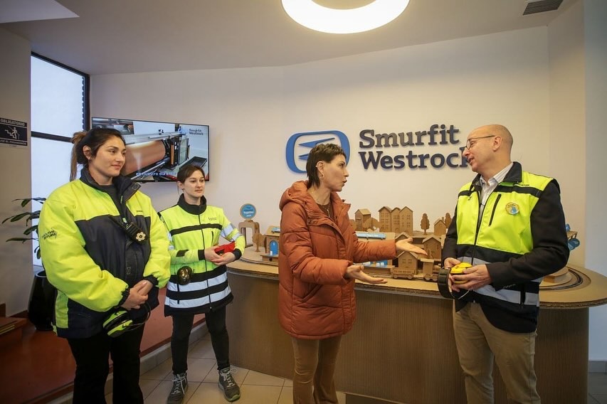MAYRA RECORRIÓ LA EMPRESA MULTINACIONAL SMURFIT WESTROCK