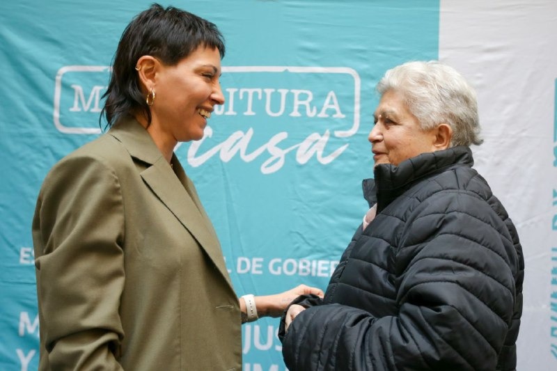 MAYRA ENCABEZÓ LA FIRMA DE 87 ESCRITURAS PARA VECINOS DEL DISTRITO