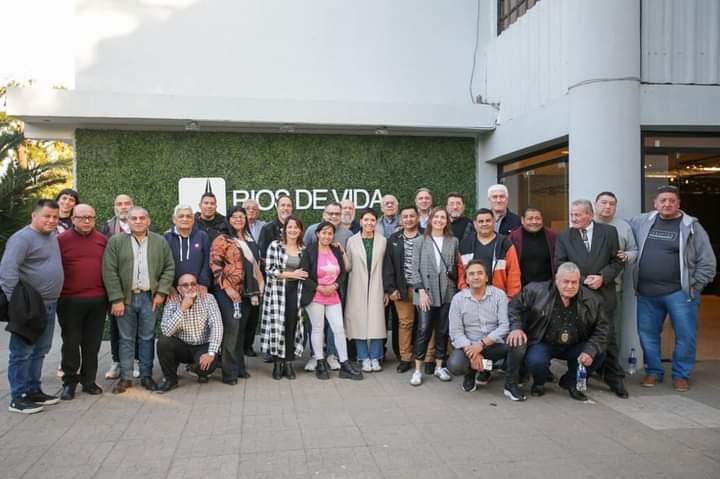 MAYRA MANTUVO UN ENCUENTRO CON EL CONSEJO UNIDO DE PASTORES DE QUILMES