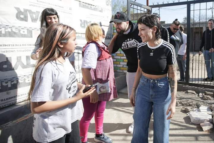 MAYRA PARTICIPÓ DE LA ENTREGA DE DONACIONES 