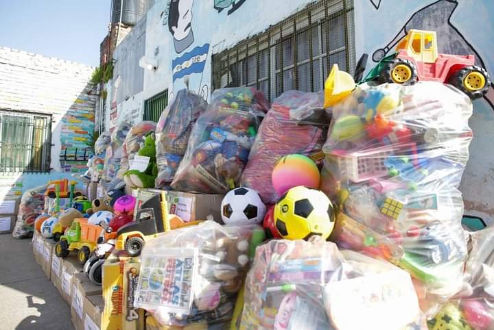MAYRA PARTICIPÓ DE LA ENTREGA DE DONACIONES 