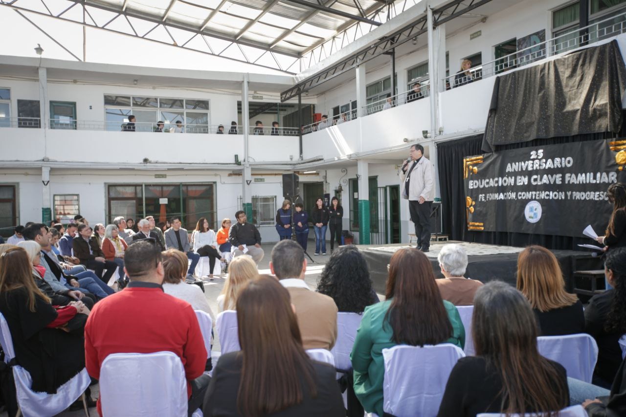 EL MUNICIPIO PARTICIPÓ DEL ACTO POR LOS 25 AÑOS DEL INSTITUTO MADRE TERESA
