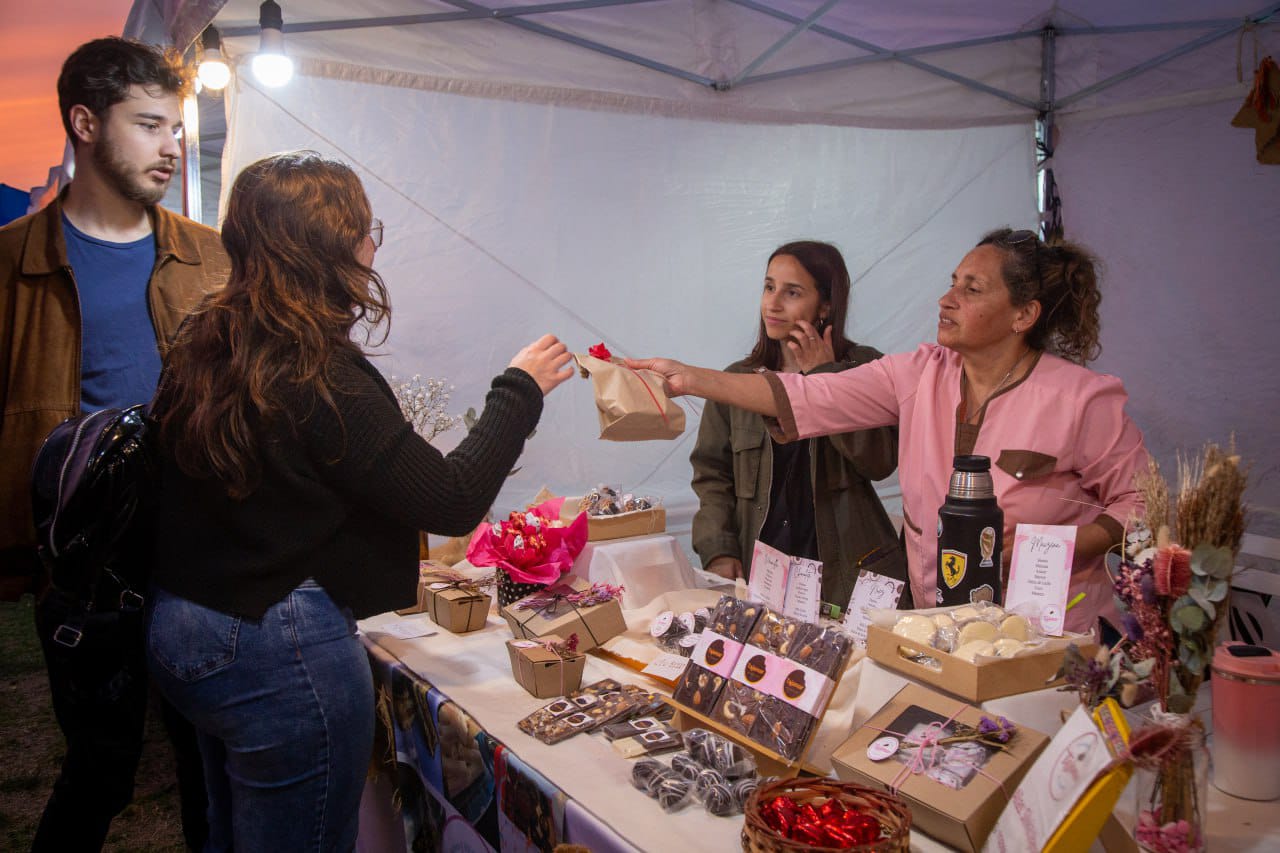 SE REALIZÓ CON ÉXITO EL “FESTIVAL DEL ALFAJOR ARGENTINO”