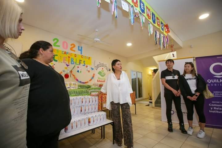 MAYRA EN LA ENTREGA DE DONACIONES DE SUPERMERCADISTAS CHINOS EN QUILMES