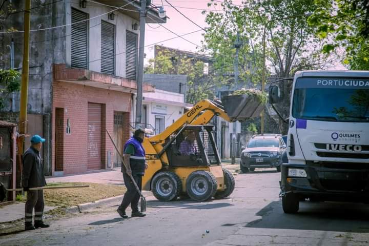 NUEVA JORNADA INTEGRAL DE BACHEO Y LIMPIEZA EN QUILMES