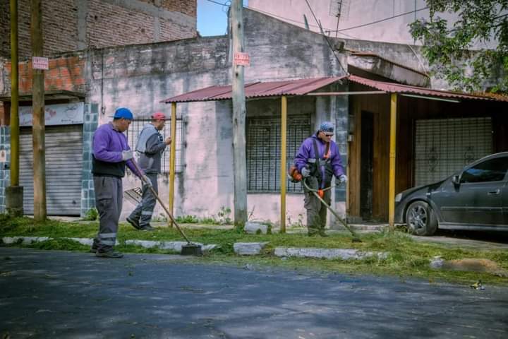 NUEVA JORNADA INTEGRAL DE BACHEO Y LIMPIEZA EN QUILMES