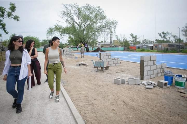 MAYRA RECORRIÓ LA OBRA DE PUESTA EN VALOR EN EL BARRIO SAYONARA