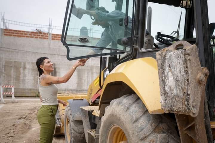 MAYRA RECORRIÓ LA OBRA DE PUESTA EN VALOR EN EL BARRIO SAYONARA