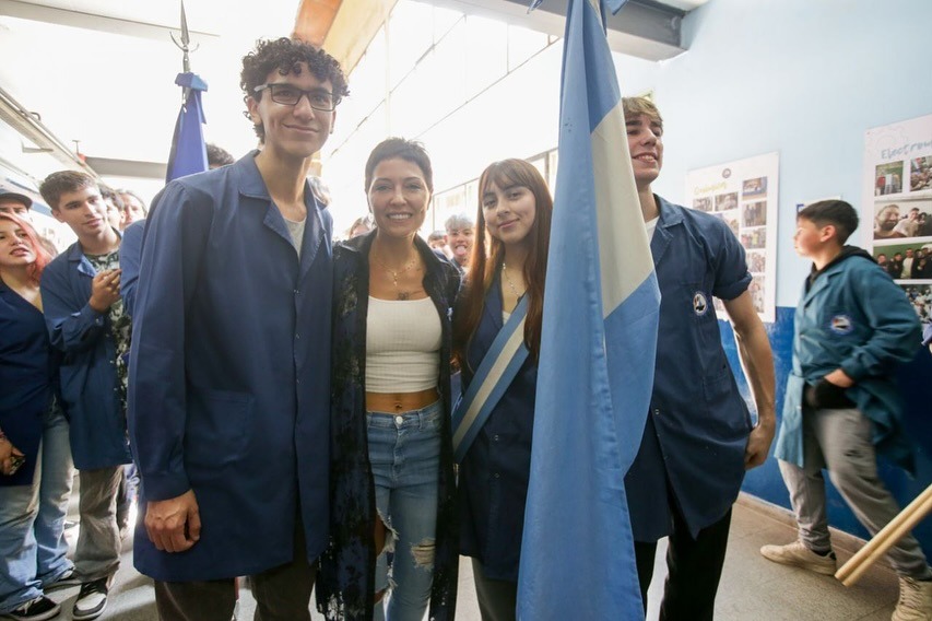 MAYRA ACOMPAÑÓ A LA ESCUELA TÉCNICA Nº 2 EN EL 75º ANIVERSARIO 