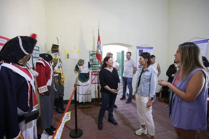 MAYRA VISITÓ LA CASA HISTÓRICA DE SANTA COLOMA 